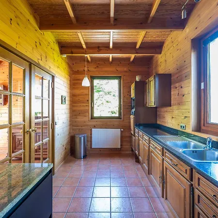 Casa de Férias Sous Le Cielle D'ardenne - Met Sauna En Zwembad La-Roche-en-Ardenne